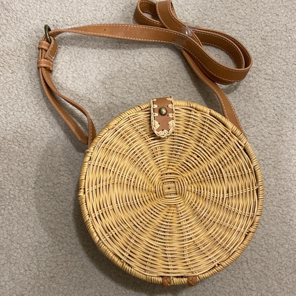 Handbags - Universal Thread bag